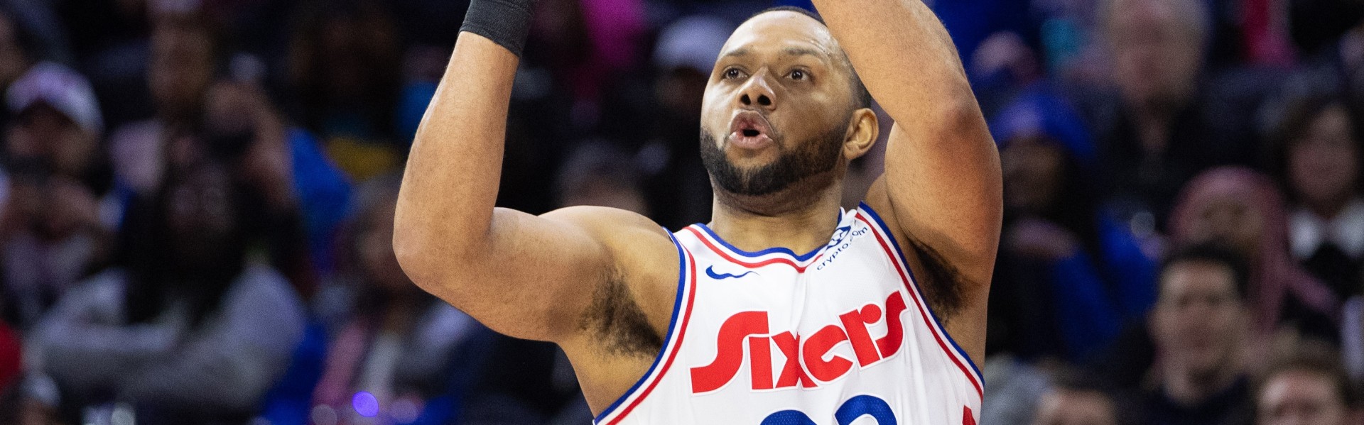 美滋滋！戈登跳出合同后76人又将其底薪签回 能从联盟拿130万补贴