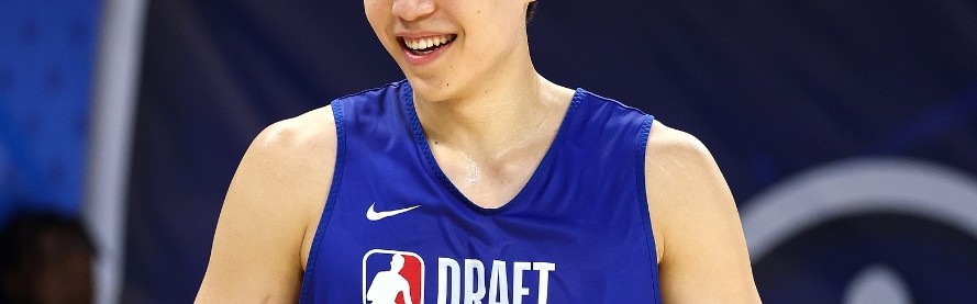 KOK体育官网-媒体人称赞杨瀚森夏联首秀表现：长江后浪催前浪，这个开局太梦幻了