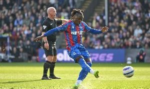 KOK体育官网-电讯报：因热刺水晶宫未达完全协议，阿森纳重新考虑埃泽并敲定他