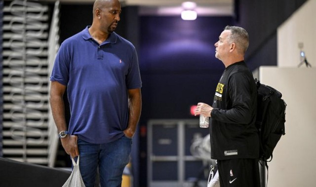 钱查尔：马龙和布斯为掘金打下了很好的基础 但现在该向前看了