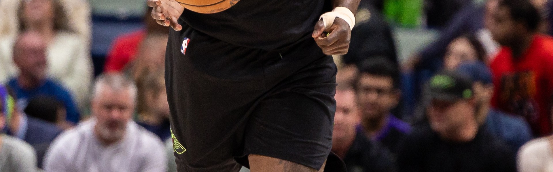 体育赛事直播-进攻效率还是高！锡安对阵火箭8投6中&amp;8罚6中 砍下18分4板3助